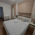 Hola Lägenhet *