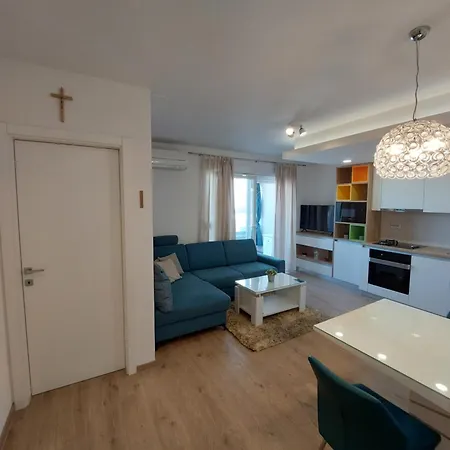 Hola Apartment