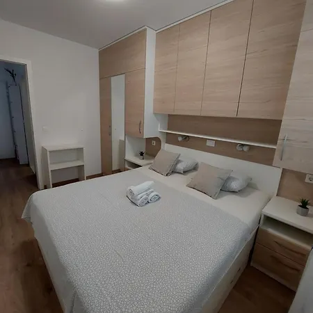 Hola Apartment *